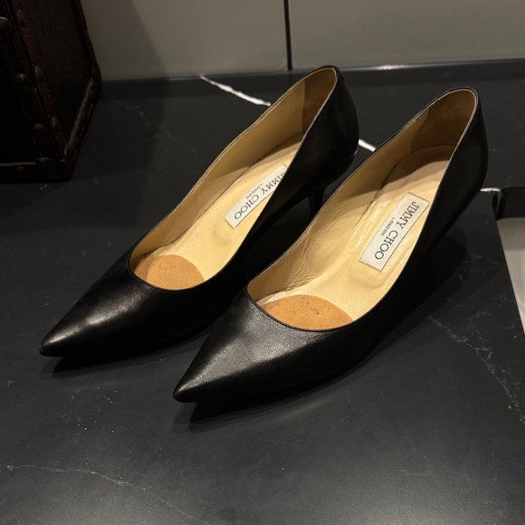 Jimmy Choo ladies size 371/2 pointed toe pumps very stylish - Picture 1 of 4